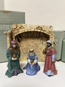 1989 Christmas Avon O Holy Night Porcelain Nativity Figures Barn Bundle - Picture 1 of 16