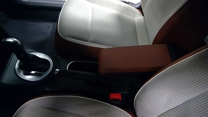 Consola central piso delantero sin reposabrazos negro hatchback 15-19 BEETLE 86334 Foto 1 de 4