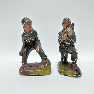 (2) Soldados de juguete de la Segunda Guerra Mundial JH Miller - Lanzagranadas y operador de radio - Ver fotos Foto 1 de 4