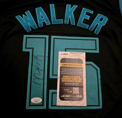 Camiseta deportiva firmada por Kemba Walker Charlotte Hornets Buzz City talla 52 CERTIFICADA JSA  Foto 1 de 3