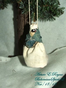 AMERICANA WOMAN ANTIQUE STYLE CHRISTMAS TREE ORNAMENT - Picture 1 of 5