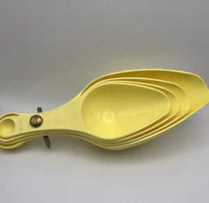 Vintage EKCO 4-Piece Nesting Measuring Cup Scoop Spoon Set Double Ended Yellow - Picture 1 of 12