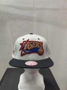 NUEVO CON ETIQUETAS Philadelphia 76ers Mitchell & Ness Snapback Hat NBA - Imagen 1 de 9