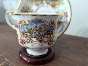 Paragon vintage de Appt. Taza de té y platillo Chippendale “F” dorado + gratis - Imagen 1 de 10