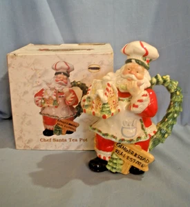 Tetera de Navidad Chef Papá Noel 30 OZ Cerámica "Gingerbread Real Estate" con Caja - Imagen 1 de 6