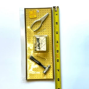 15 Vintage Druckguss Metall Miniatur Werkzeuge Hammer Zange Schraubstock - Bild 1 von 7