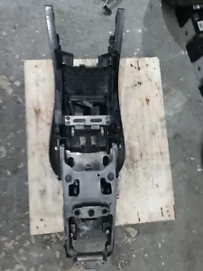 2007 2008 suzuki gsxr 1000 oem subframe with battery tray damaged - Foto 1 di 12