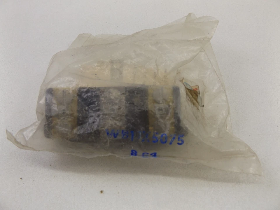 NOS GE TERMINAL BLOCK WB17X5075 - Image 1 of 1