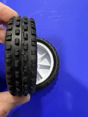 Pro-Line Wedge 2wd Z3 Med Carpet Front Tires 8230- Mounted Velocity 2778 Narrow - Image 1 of 4