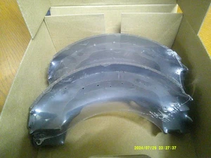 Wearever S701 Parking Brake Shoe Set - Picture 1 of 2