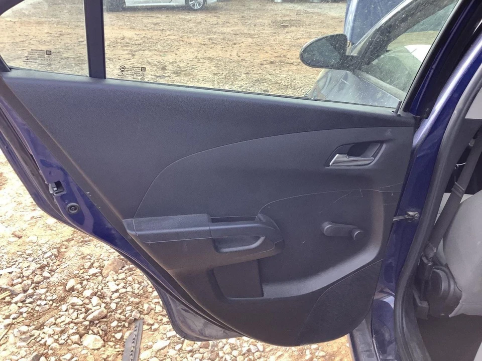 SONIC     2013 Door Trim Panel Rear 4576011 Foto 1 de 1