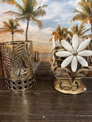 NEW Bath & Body(2) Single Wick Candle Holders. WHITE DAISIES & GOLD PALM LEAVES. - Image 1 of 4