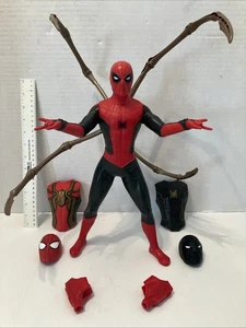 Modellino Spider-Man No Way Home Thwip Blast tuta integrata 13" con accessori - Foto 1 di 22