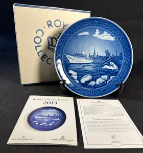 ROYAL COPENHAGEN 2013 Plate Copenhagen Harbour Langelinie Mermaid - Picture 1 of 5