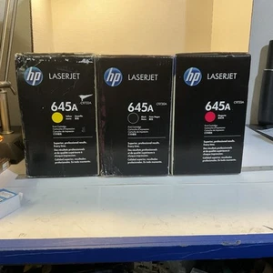 Cartouche de toner HP LaserJet 645A (1) magenta, (1) jaune et (1) noir neuve - Photo 1/5