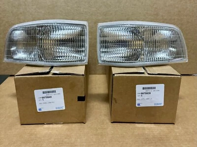 GM Corner Lamp Assembly - Passenger & Driver Side: Buick Roadmaster ('92-'96) - Image 1 of 4