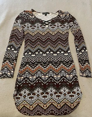 Mini Vestido Bohemio/Hippie Manga Larga Body-Con. Foto 1 de 3