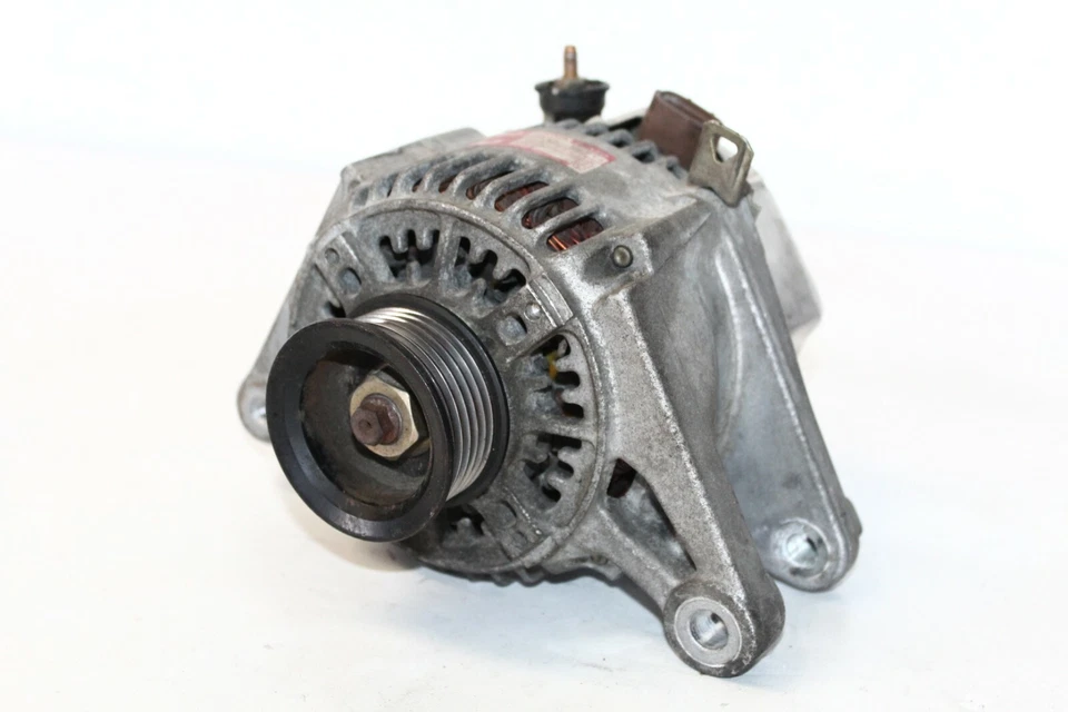 Alternador Toyota Celica GT 1ZZ 2000-2005 J9581 Foto 1 de 4