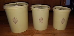 Vtg Tupperware 3-Pc Nesting Canister Storage Set -Yellow with Lids 807, 809, 811