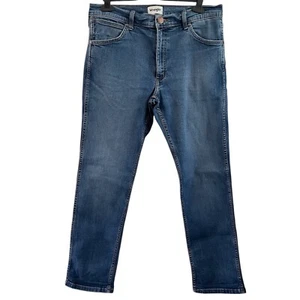 Pantalones de mezclilla elásticos regulares rectos para hombre Wrangler Greensboro - talla W34 L32 - Imagen 1 de 10