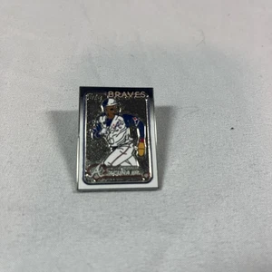 RONALD ACUNA JR. - 2024 TOPPS SERIE 1 BOÎTE COLLECTOR BROCHE ÉMAILLÉE  - Photo 1/3