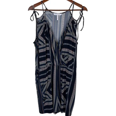 Pantalones Cortos Mameluco Para Mujer BCBGeneration Talla L Azul Estampado Geométrico Correa para Corbata Foto 1 de 4