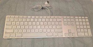 Apple A1243 MB110LL/A Wired Keyboard - Zdjęcie 1 z 15