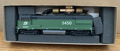HO Athearn 3401 Burlington Northern 5450 GE U28-B Diesel Powered Locomotive NOS - Image 1 of 4