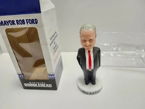 ROB FORD BOBBLEHEAD SELTEN NEU IM KARTON TORONTO BÜRGERMEISTER ROB FORD ROBBIE BOBBIES ROTE KRAWATTE - Bild 1 von 15