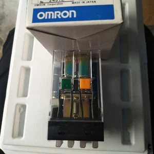 Relé de alimentación OMRON G7K-412S 220VAC de 1 pieza NUEVO - Imagen 1 de 2