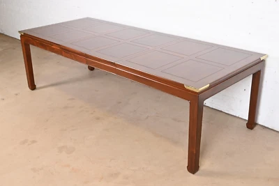 Mesa de comedor Henredon Hollywood Regency Chinoiserie caoba y latón extensión Foto 1 de 4