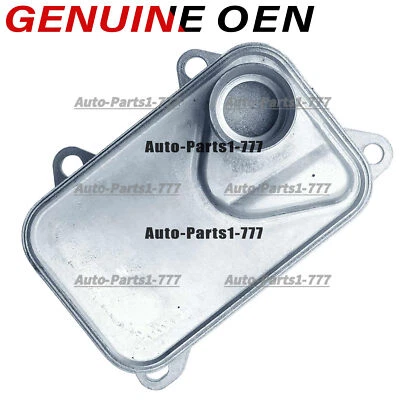 Enfriador de aceite de motor genuino OEM para Audi A4 A5 A6 VW rteon Jetta Passat 06L117021G Foto 1 de 4