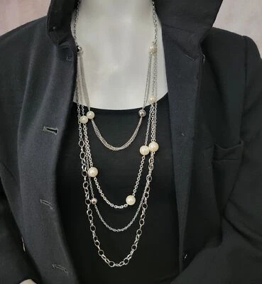 Collar de cadena ajustable Premier Designs largo de múltiples hilos de perlas sintéticas de plata Foto 1 de 4