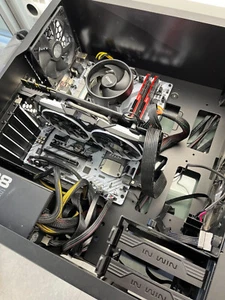 Custom Gaming PC B350 Tomahawk Arctic Ryzen 7 1700 GTX 1080 Ti 16GB RAM NVMe SSD - Bild 1 von 6