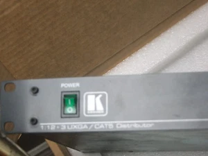 Kramer VP-12N 1:12+3 UXGA/CAT5 Distributor - Foto 1 di 5