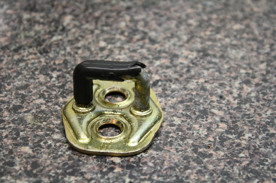 Nissan Máxima 1998 GLE PUERTA STRIKER PANEL PESTILLO 7Y3 98 Foto 1 de 4