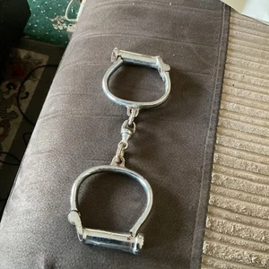 Vintage Hiatt Best Screw Key Handcuffs No Key - Picture 1 of 6