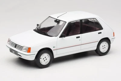 MCG18493 Peugeot 205 White MCG 1/18 - Immagine 1 di 4