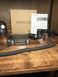 Kenwood TK-860HG UHF FM Transceiver w/ Mic, Mount, Box, Manual – Working Pull - Picture 1 of 11