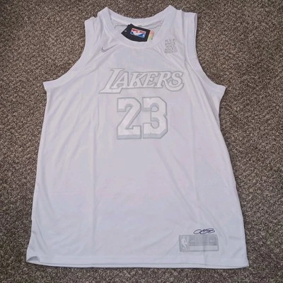 Camiseta XL LeBron James Los Angeles Lakers NBA #23 Blanca Nueva  Foto 1 de 2