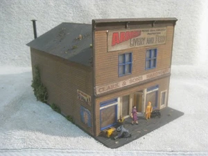 HO scale Two Story Frame storefront building Weathered and detailed - Picture 1 of 9