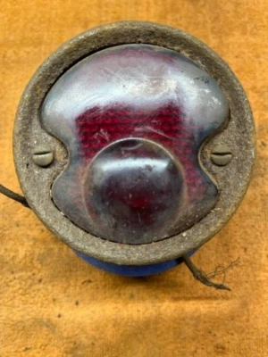 1910's 1920's 1930's Ford  Model T A Tail Light Housing with both Lenses. #2 Foto 1 de 4