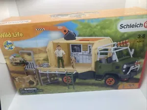 Schleich Wild Life Big Truck Rescue Animal #42475 - Picture 1 of 2