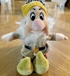 Disney Store 8” Plush Sneezy Snow White And The Seven 7 Dwarfs H8 - Picture 1 of 4