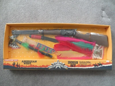 JUEGO TOOTSIE TOY AMERICAN WEST INDIAN RIFLE INDIO CAPGUN JUEGO DE 5 PIEZAS 1990 Foto 1 de 4