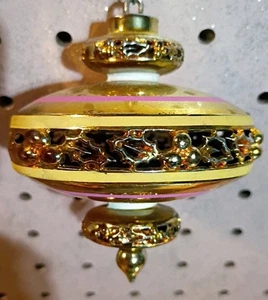 De colección Bradford Oro OVNI Spinning Top Filigrana Plástico MCM Adorno de Navidad - Imagen 1 de 4