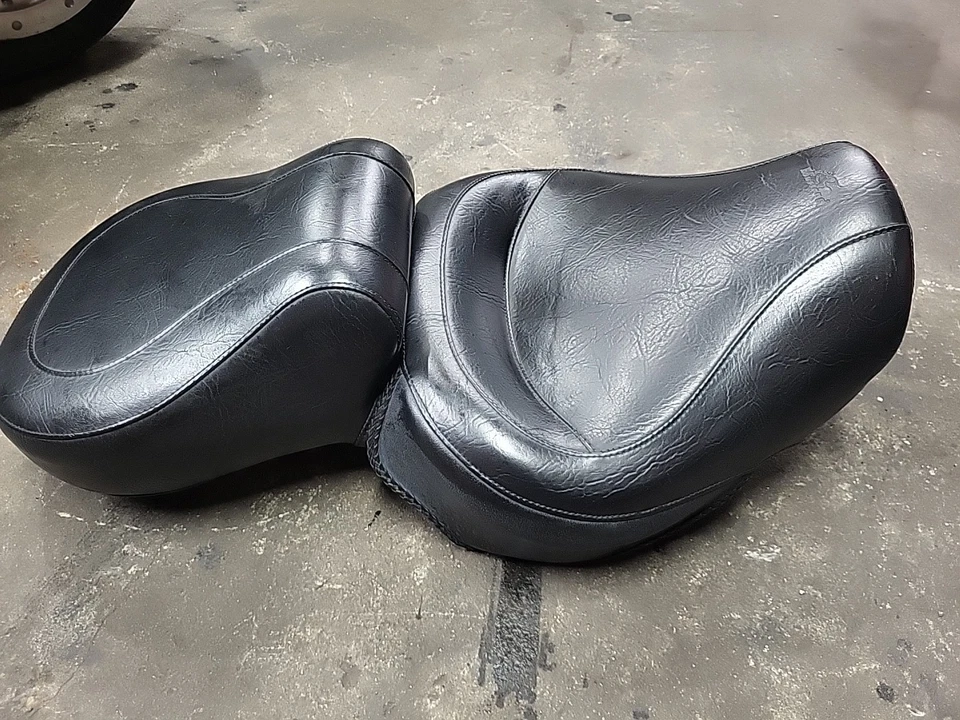 Mustang WideTouring Seat Honda VT1100c2 Sabre 00-08/Shadow 87-97 Vt1100 - Image 1 of 4