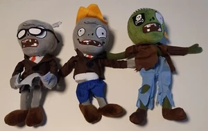 Plants vs Zombies PVZ Figures 3 plush lot Zombie Pirate Newspaper Conehead - Picture 1 of 7
