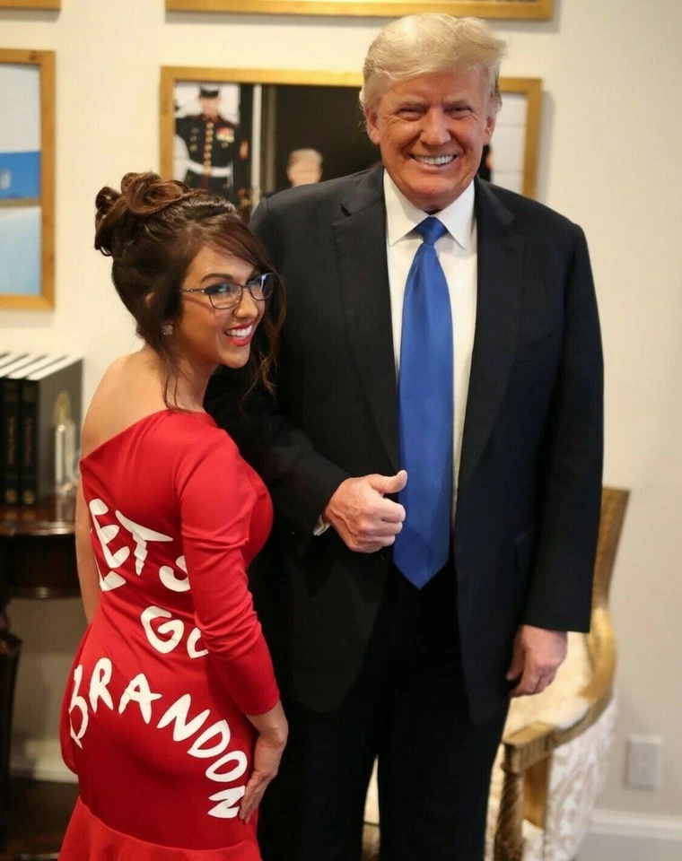 Representante Lauren Boebert con Trump en vestido Brandon FOTO PÓSTER FOTO Foto 1 de 1