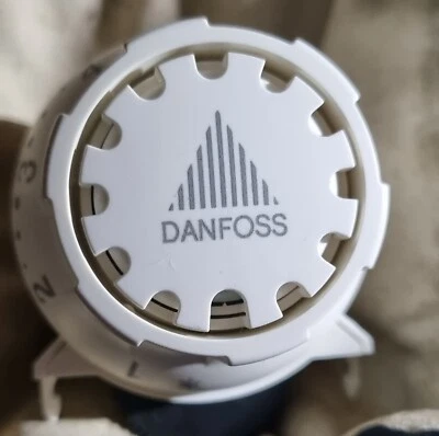 Danfoss Programmierbarer Heizkörperthermostat RA-Plus mit Schraubklemme Oberteil - Bild 1 von 4